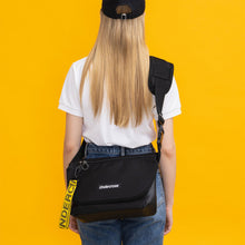 將圖片載入圖庫檢視器 UNDERCROSS No Basic 黑色迷你郵差包