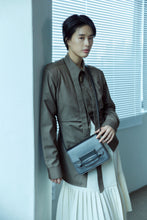 將圖片載入圖庫檢視器 LOEKA Fave 黑色牛皮翻蓋包