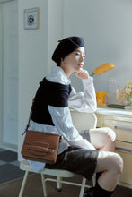 將圖片載入圖庫檢視器 LOEKA Fave 棕色牛皮翻蓋包