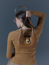 將圖片載入圖庫檢視器 LOEKA Gota M 都會知性棕色馬鞍肩背包