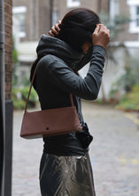 將圖片載入圖庫檢視器 KWANI Sleek Diane 簡約肩背包 (3色)