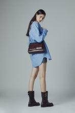 將圖片載入圖庫檢視器 MARHEN.J Elly 棕色純素皮革肩背包