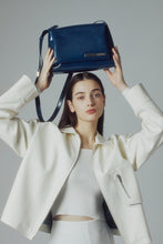 將圖片載入圖庫檢視器 MARHEN.J Elly 藍色純素皮革肩背包