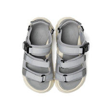 將圖片載入圖庫檢視器 AKIII CLASSIC Granada 雙魔鬼氈淺灰涼鞋
