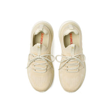 將圖片載入圖庫檢視器 AKIII CLASSIC Maximize 網眼輕量米色運動鞋