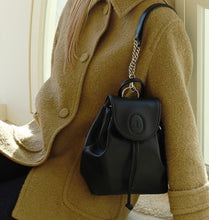 將圖片載入圖庫檢視器 ALICE MARTHA Beny 環保皮革背囊 (2色)