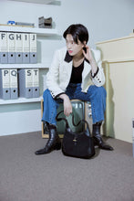 將圖片載入圖庫檢視器 LOEKA Diane 黑色兩用拼接Hobo Bag