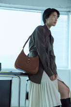 將圖片載入圖庫檢視器 LOEKA Diane 棕色兩用拼接 Hobo Bag