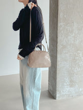 將圖片載入圖庫檢視器 MARHEN.J Betty 復古風環保皮革保齡球袋 (3色)