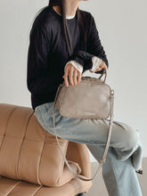 將圖片載入圖庫檢視器 MARHEN.J Betty 復古風環保皮革保齡球袋 (3色)