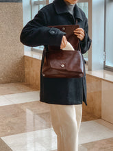 將圖片載入圖庫檢視器 MARHEN.J Elly 棕色純素皮革肩背包