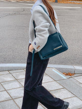 將圖片載入圖庫檢視器 MARHEN.J Elly 藍色純素皮革肩背包