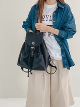 將圖片載入圖庫檢視器 MARHEN.J Scarlet 黑色尼龍束繩背包