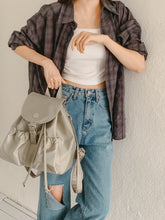 將圖片載入圖庫檢視器 MARHEN.J Scarlet 米白色尼龍束繩背包