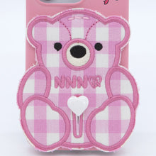 將圖片載入圖庫檢視器 SECOND UNIQUE NAME 粉色格紋小熊手機殼