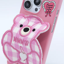 將圖片載入圖庫檢視器 SECOND UNIQUE NAME 粉色格紋小熊手機殼