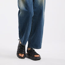 將圖片載入圖庫檢視器 AKIII CLASSIC Yosemite Tracker V2 黑色抽繩厚底涼鞋