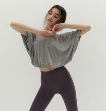 將圖片載入圖庫檢視器 CONCHWEAR 優雅寬袖開背罩衫 3色