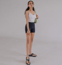 將圖片載入圖庫檢視器 CONCHWEAR 舒適3分黑色緊身運動褲