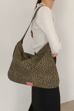 將圖片載入圖庫檢視器 MARHEN.J Gemma 棕色豹紋肩背包