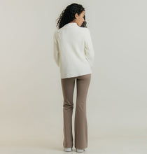 將圖片載入圖庫檢視器 CONCHWEAR 蜜桃臀緊身運動喇叭褲 7色