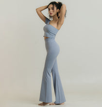 將圖片載入圖庫檢視器 CONCHWEAR 蜜桃臀緊身運動喇叭褲 7色