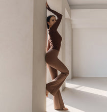 將圖片載入圖庫檢視器 CONCHWEAR 蜜桃臀緊身運動喇叭褲 7色