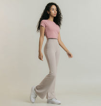 將圖片載入圖庫檢視器 CONCHWEAR 蜜桃臀緊身運動喇叭褲 7色
