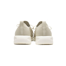 將圖片載入圖庫檢視器 AKIII CLASSIC Free Walk 米色輕量運動鞋
