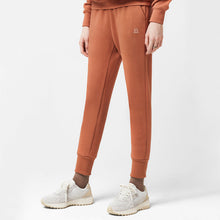 將圖片載入圖庫檢視器 AKIII CLASSIC Heritage 奶茶灰撞色復古絨布慢跑鞋