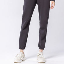 將圖片載入圖庫檢視器 AKIII CLASSIC Praha 奶酪色經典復刻中性老爹鞋