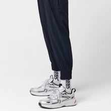 將圖片載入圖庫檢視器 AKIII CLASSIC Titan 銀白色厚底運動鞋 (APINK 普美同款)