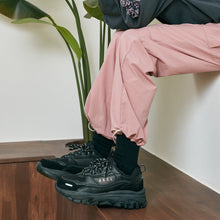 將圖片載入圖庫檢視器 AKIII CLASSIC Urban Tracker 黑色經典復刻中性老爹鞋 (SEVENTEEN Hoshi同款)