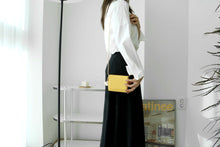 將圖片載入圖庫檢視器 D.LAB Teen Lip 黃色鍊條迷你方包