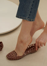將圖片載入圖庫檢視器 HEAVENLY JELLY Classic Skin 棕色經典果凍鞋