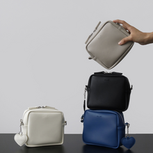 將圖片載入圖庫檢視器 D.LAB Coy 白色迷你斜垮包