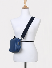 將圖片載入圖庫檢視器 D.LAB Coy 藍色迷你斜垮包