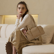 將圖片載入圖庫檢視器 LOEKA Cube 米啡色兩用長方形肩背包