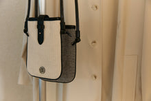 將圖片載入圖庫檢視器 DEPOUND 象牙白牛皮迷你側背包(車正元同款)