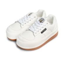 將圖片載入圖庫檢視器 POSE GANCH Mummum C.V 白色厚底麵包帆布鞋 (VIVIZ 銀河、OH MY GIRL Arin同款)