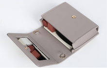 將圖片載入圖庫檢視器 D.LAB Teen Lip 灰褐色鍊條迷你方包