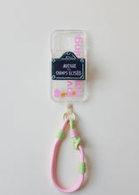 將圖片載入圖庫檢視器 MCRN 手機夾片+手腕掛繩草莓牛奶 組合