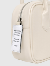 將圖片載入圖庫檢視器 NIEEH 奶油色環保皮革迷你方形包(BLACKPINK JENNIE同款)