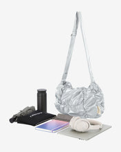 將圖片載入圖庫檢視器 MARHEN.J Popcorn Swing 個性街頭爆米花銀色側背包 (薛仁雅同款)