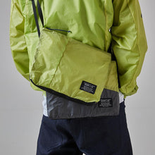 將圖片載入圖庫檢視器 OVER LAB Another High 螢光綠環保斜垮包