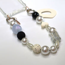 將圖片載入圖庫檢視器 ARNO Beads 可拆式 珠鍊防撞手機殼_小達爾馬西安