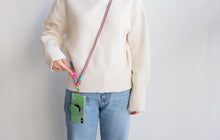 將圖片載入圖庫檢視器 MCRN 手機夾片+編繩長背帶綠粉色 組合