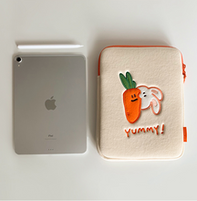 將圖片載入圖庫檢視器 SECOND MORNING iPad 紅蘿蔔兔子組收納包
