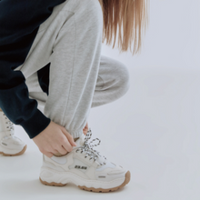 將圖片載入圖庫檢視器 23.65 V2 Neo 淺駝色老爹鞋(Highlight 梁耀燮同款)