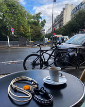 將圖片載入圖庫檢視器 MCRN 手機夾片+手腕掛繩黑白菱格 組合